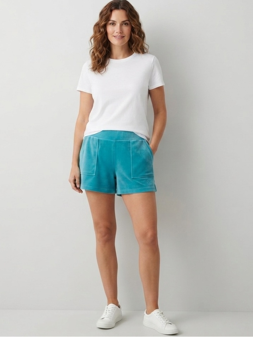 Juicy By Juicy Couture Juniors Womens Mid Rise Juniors Velour Pull-On Short